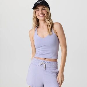 Vuori Daily Crop Tank in Zinnia Lavender Small